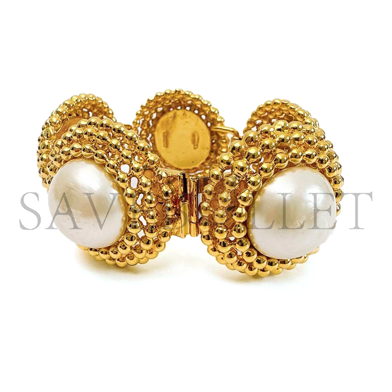 Ch**el pearl ring